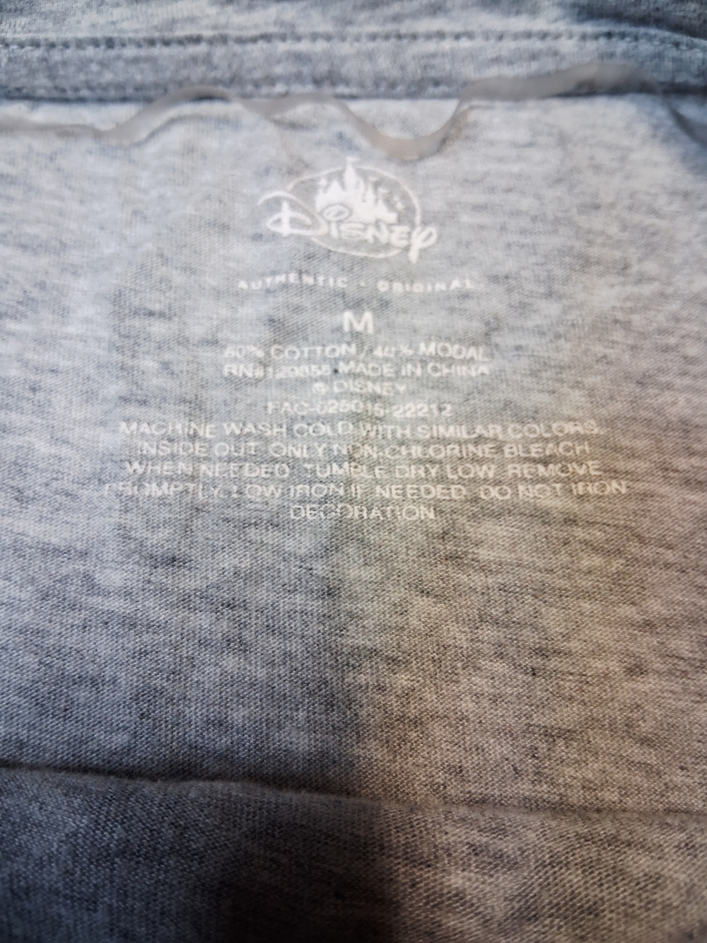 4/20$ Disney Minnie Mouse Graphic Tee - Gray, Red & Gold - Picture 4 of 5